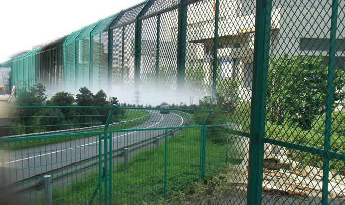 Green PVC Coated Galvanized Mesh Security Panels with Angled Top Railings